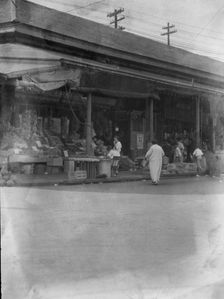 Market scene, New Orleans, between 1920 and 1926. Creator: Arnold Genthe