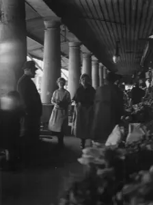 Market scene, New Orleans, between 1920 and 1926. Creator: Arnold Genthe