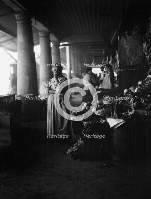 Market scene, New Orleans, between 1920 and 1926. Creator: Arnold Genthe.