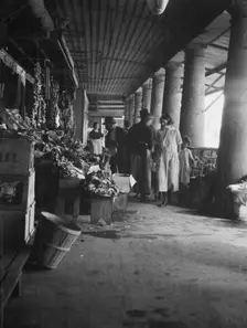 Market scene, New Orleans, between 1920 and 1926. Creator: Arnold Genthe
