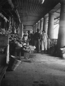 Market scene, New Orleans, between 1920 and 1926. Creator: Arnold Genthe