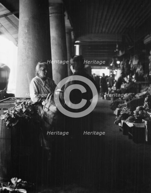 Market scene, New Orleans, between 1920 and 1926. Creator: Arnold Genthe.