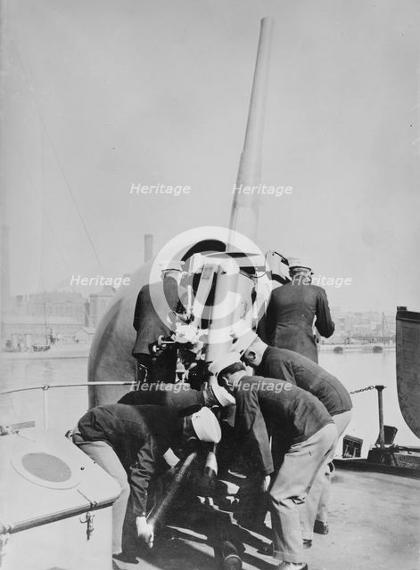 Marines' anti-aircraft gun, 2 Apr 1918. Creator: Bain News Service.