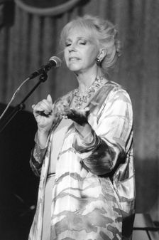 Marion Montgomery, Pizza on The Park, Hyde Park, London, 1999. Creator: Brian Foskett
