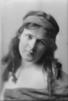Marion Morgan dancer, portrait photograph, between 1914 and 1927. Creator: Arnold Genthe