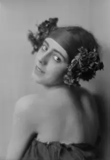 Marion Morgan dancer, portrait photograph, between 1914 and 1927. Creator: Arnold Genthe