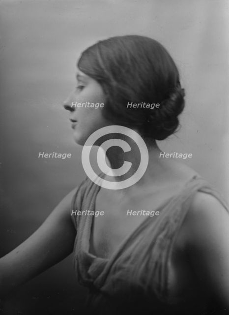 Marion Morgan dancer, portrait photograph, between 1914 and 1927. Creator: Arnold Genthe.