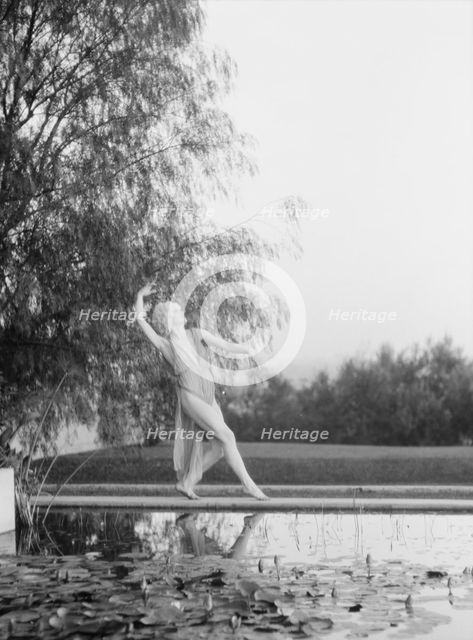 Marion Morgan dancers, between 1914 and 1927. Creator: Arnold Genthe.