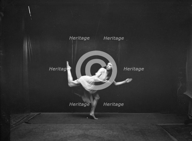 Marion Morgan dancers, between 1914 and 1927. Creator: Arnold Genthe.