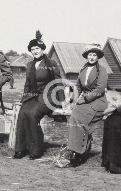 Maria Evgenyevna Golovina, secretary of Rasputin (right) and Julia Alexandrovna Den, 1912-1913. Artist: Anonymous  