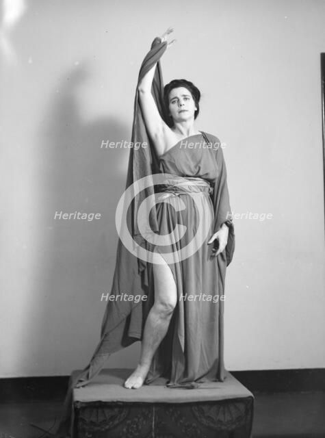 Maria Theresa Duncan, between 1911 and 1942. Creator: Arnold Genthe.