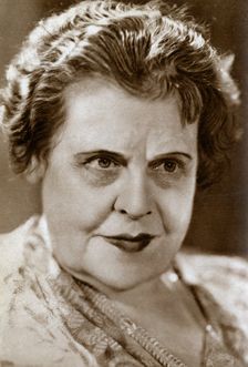 Marie Dressler, Canadian actress, 1933