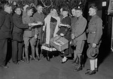Marie Dressler as S. [Santa] Claus, between c1915 and c1920. Creator: Bain News Service