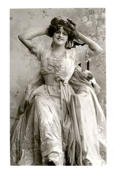 Marie Studholme (1875-1930), English actress, 1900s.Artist: Foulsham and Banfield