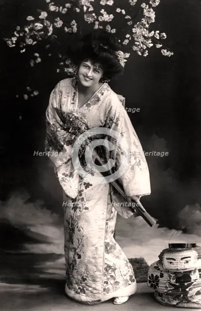 Marie Studholme (1875-1930), English actress, 20th century.Artist: Foulsham and Banfield