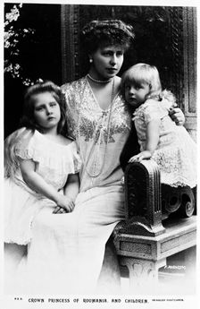 Marie, Queen of Romania with her daughters Elizabeth and Marie, c1902. Creator: Unknown