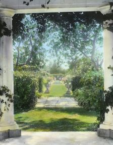 "Mariemont," Thomas Josephus Emery house, 386 Greenwood Ave., Middletown, Rhode Island, 1914. Creator: Frances Benjamin Johnston