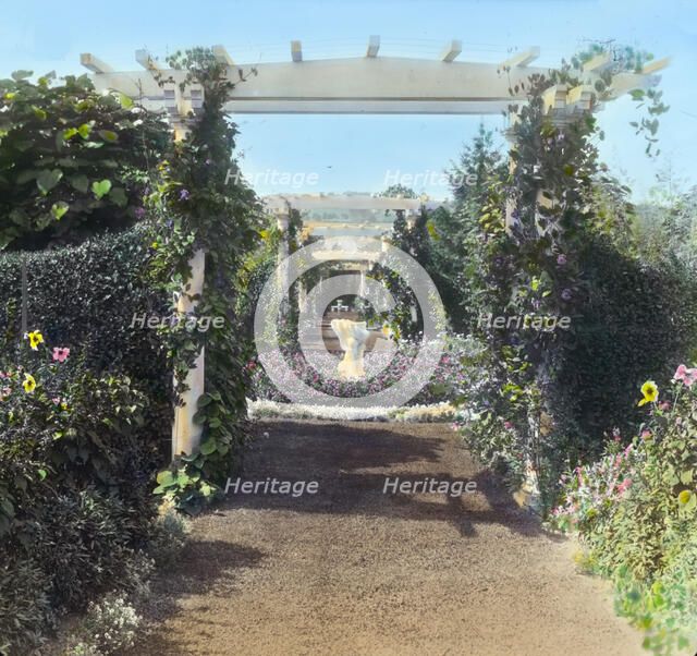 "Mariemont," Thomas Josephus Emery house, 386 Greenwood Ave., Middletown, Rhode Island, 1914. Creator: Frances Benjamin Johnston.