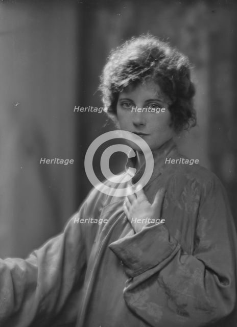 Marsh, Miss, portrait photograph, 1916. Creator: Arnold Genthe.