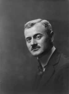 Marquarht, D., Dr., portrait photograph, 1917 Aug. 29. Creator: Arnold Genthe