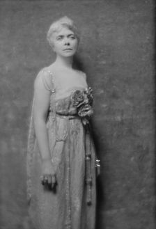 Marwick, James, Mrs., portrait photograph, 1916 Jan. 5 or Jan. 6. Creator: Arnold Genthe