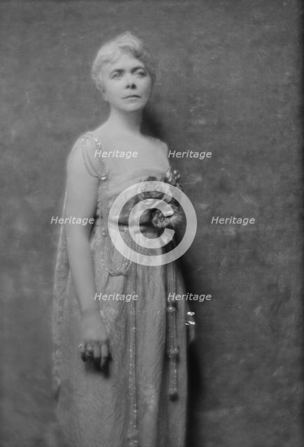 Marwick, James, Mrs., portrait photograph, 1916 Jan. 5 or Jan. 6. Creator: Arnold Genthe.