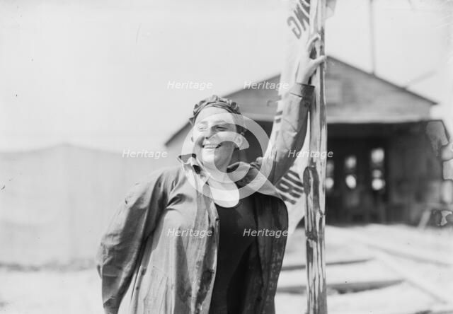 Martha Lachman(?) 100 yd. Swim, (1912?). Creator: Bain News Service.