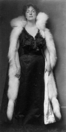 Mary Berri Chapman Hansbrough, c1898. Creator: Frances Benjamin Johnston