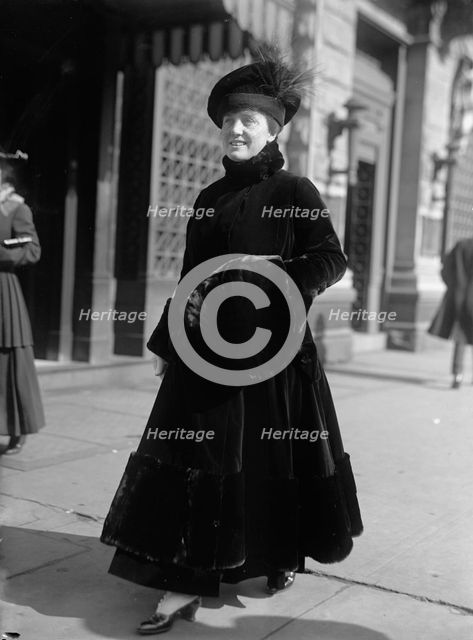 Mary Roberts Rinehart, Mrs. Stanley M. Rinehart-Fiction Writer. Snap, 1915. Creator: Harris & Ewing.