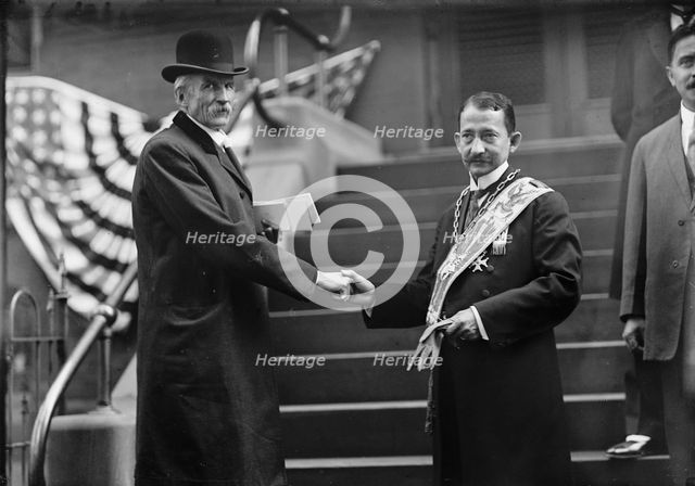Mason's International Congress of 33rd Degree - Richardson Shaking Hands with Unidentified, 1912. Creator: Harris & Ewing.