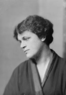 McCormack, R.R., Mrs., portrait photograph, 1915. Creator: Arnold Genthe