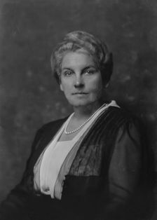 McGinley, John R., Mrs., portrait photograph, 1917 Oct. 27. Creator: Arnold Genthe