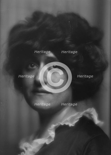 McGovern, Newton, Mrs., portrait photograph, 1913. Creator: Arnold Genthe.