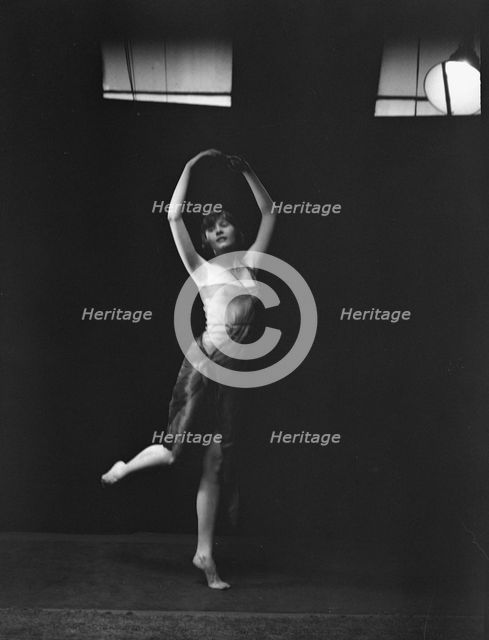 McKenzie, Margaret, Miss, 1919 Oct. 25. Creator: Arnold Genthe.