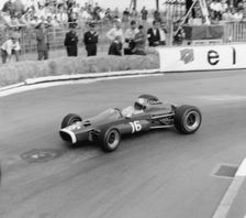 Mclaren- BRM, Bruce McLaren 1967 Monaco Grand Prix. Creator: Unknown