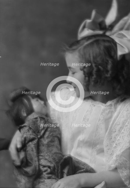 McMahon girl (child), portrait photograph, 1913 Aug. 13. Creator: Arnold Genthe.