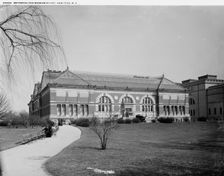 Metropolitan Museum of Art, New York, N.Y., between 1900 and 1906. Creator: Unknown
