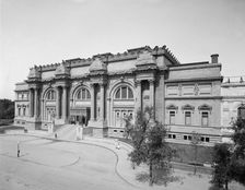 Metropolitan Museum of Art, New York, N.Y., c.between 1900 and 1910. Creator: Unknown