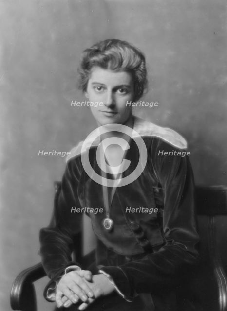 Meyer, Louise, Miss, portrait photograph, 1916. Creator: Arnold Genthe.