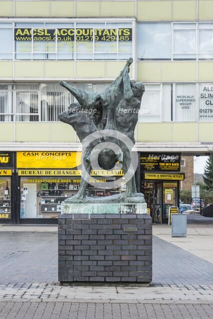 'Meat Porters', sculpture by Ralph Brown, Market Square, Harlow, Essex, 2015. Artist: Steven Baker.