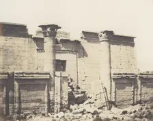 Médinet-Abou (Thèbes), Construction Antérieures - Entrée Principale, 1851-52, printed 1853-54. Creator: Félix Teynard