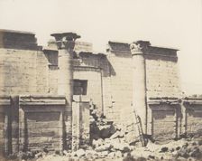 Médinet-Abou (Thèbes), Construction Antérieures - Entrée Principale, 1851-52, printed 1853-54. Creator: Félix Teynard