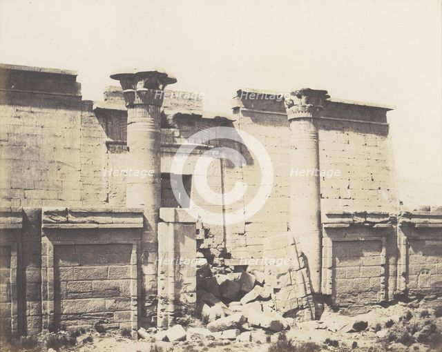 Médinet-Abou (Thèbes), Construction Antérieures - Entrée Principale, 1851-52, printed 1853-54. Creator: Félix Teynard.