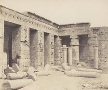 Médinet-Abou (Thèbes). Constructions Postérieures - Deuxiéme Cour, 1851-52, printed 1853-54. Creator: Félix Teynard