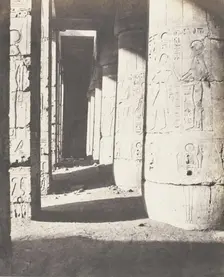 Médinet-Abou (Thèbes), Constructions Postérieures - Deuxieme Cour - Ga..., 1851-52, printed 1853-54. Creator: Félix Teynard