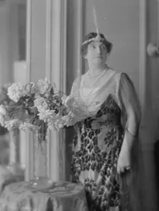 Melba, Madame, portrait photograph, 1917 Dec. Creator: Arnold Genthe