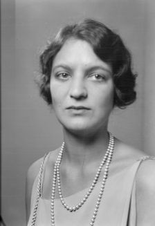 Mellon, Alsa, Miss, portrait photograph, 1924 Nov. 26. Creator: Arnold Genthe
