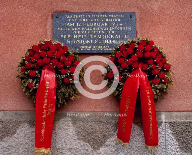 Memorial plaque on the Karl-Marx-Hof building, Vienna, Austria, 1998.  Creator: LTL.