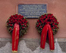 Memorial plaque on the Karl-Marx-Hof building, Vienna, Austria, 1998. Creator: LTL