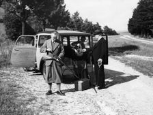 Men on a shoot with a 1939 Bedford HC 5/6cwt, c1939